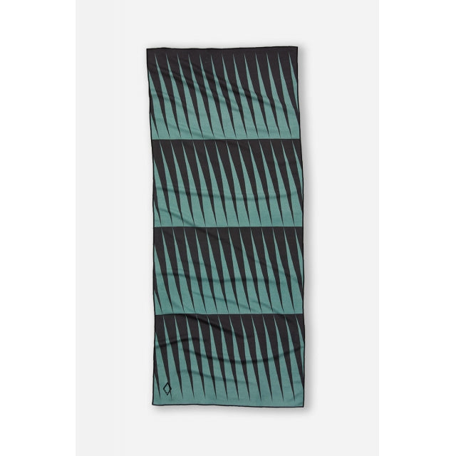 Nomadix The Only Towel You Need HEATWAVE TEAL